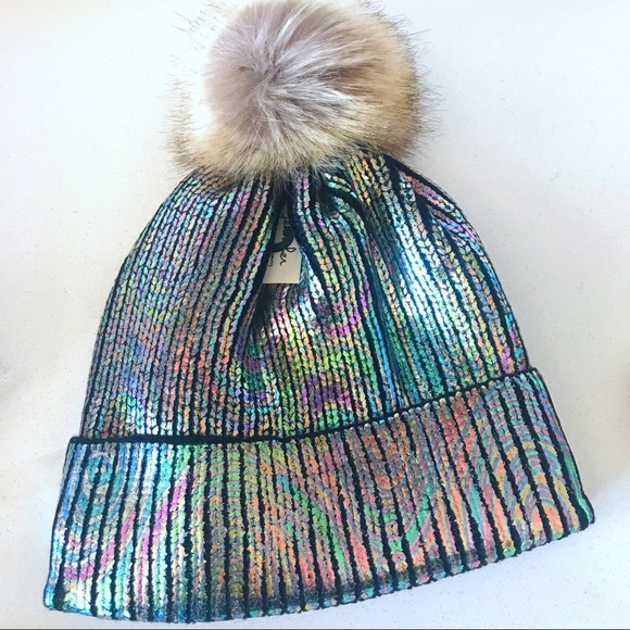 Jennifer & Company Accessories - Only 1 Left!!! ☃️NWT Metallic Fuzzy Lined Beanies